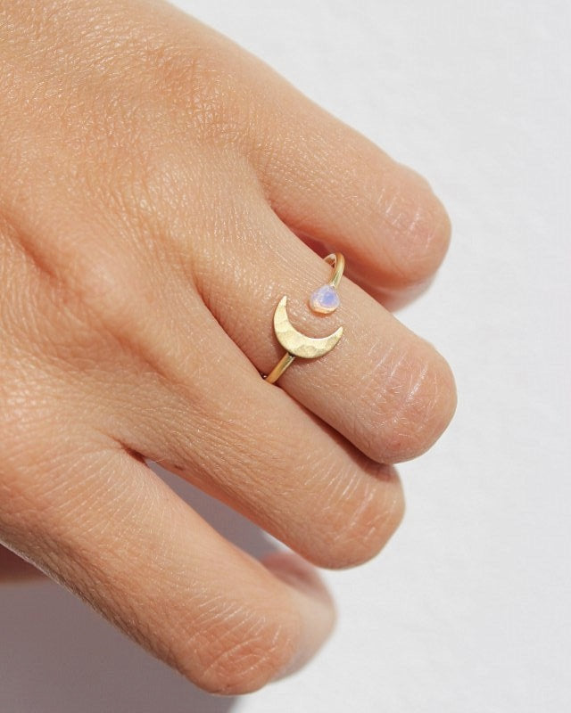 Moonstone Moon Ring Ladies Elegant Lovers Jewelry