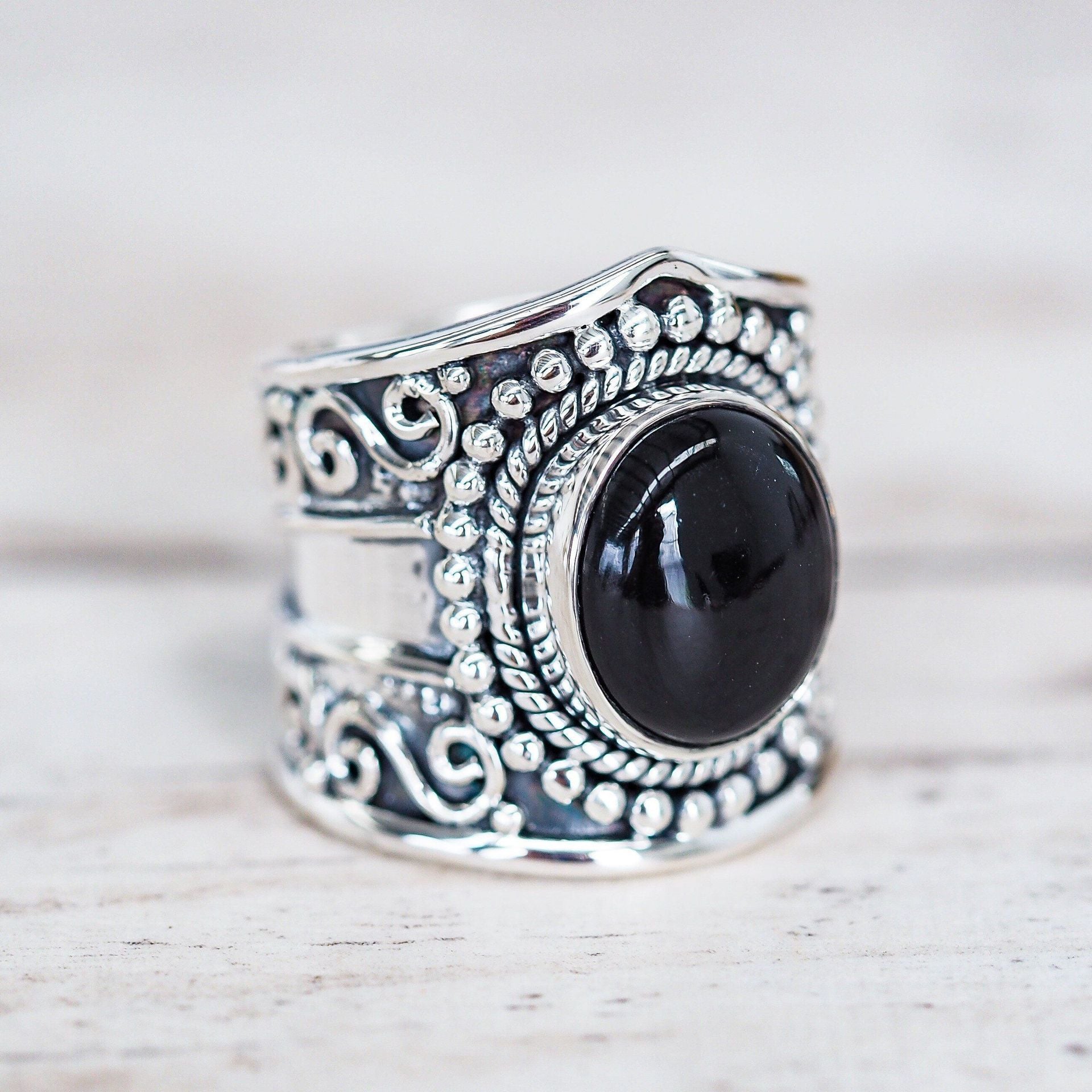 Women's Vintage Thai Silver Moonstone Black Onyx Ring