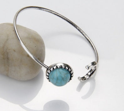 European and American jewelry fashion official website with the same paragraph of turquoise gemstones exquisite moon texture bracelet jewelry female