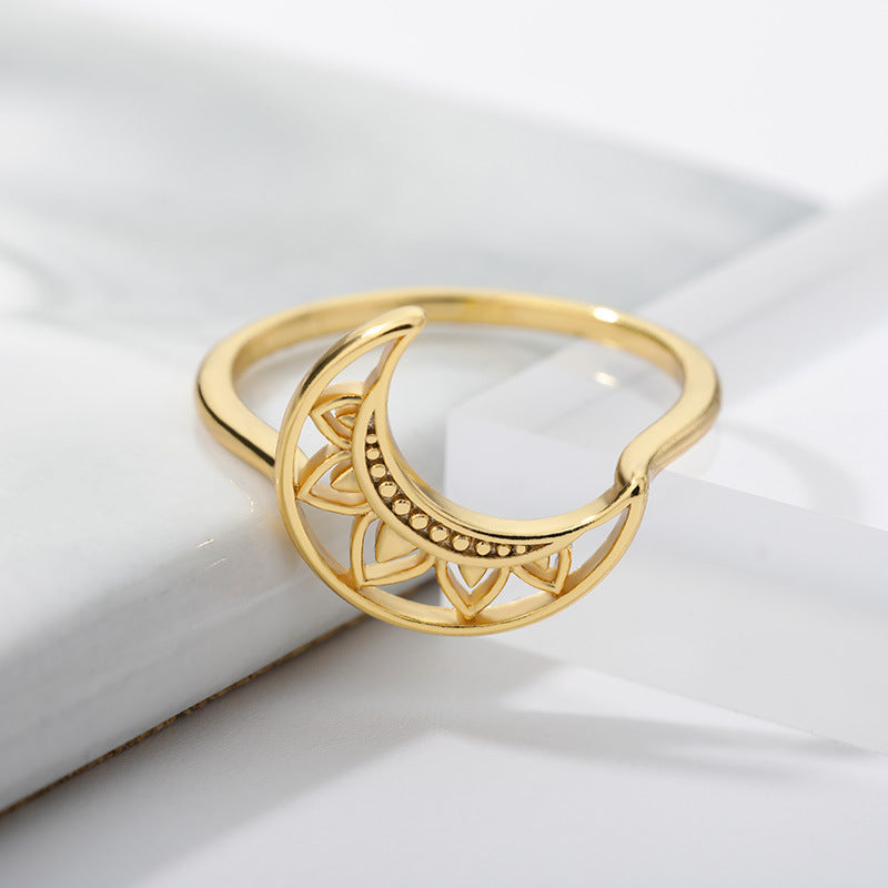 Jewelry Ladies Gold-Plated Hollow Petal Moon Ring Personalized Jewelry Moon Ring