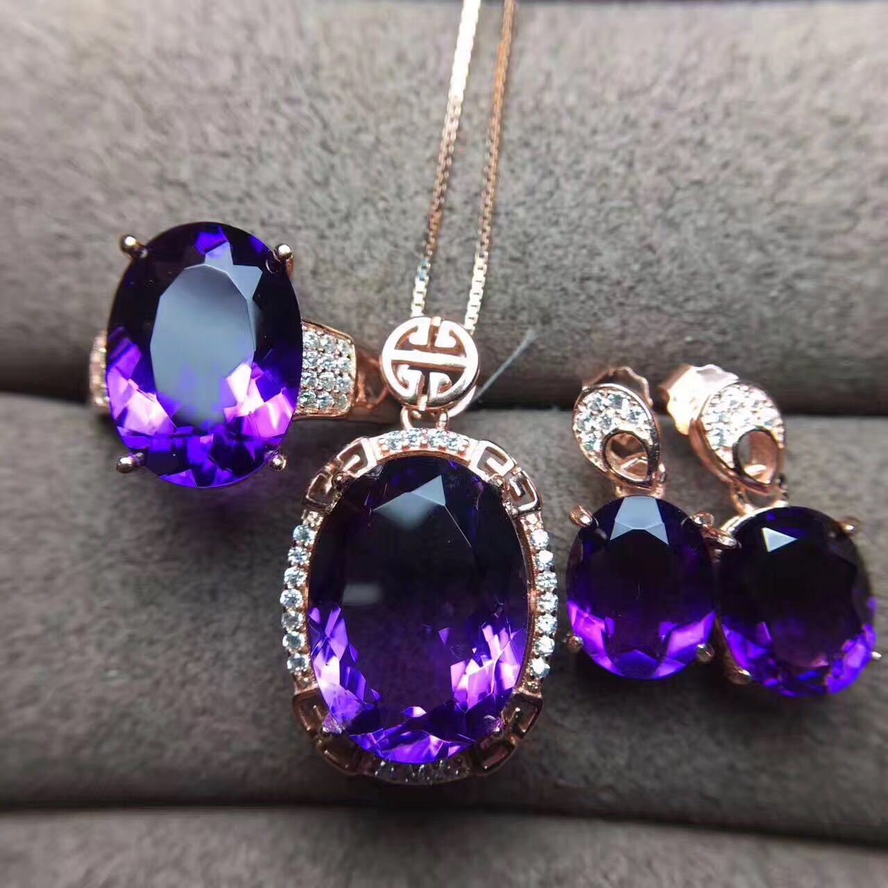 Elegant Amethyst Set Boutique Amethyst Inlaid Crystals Women