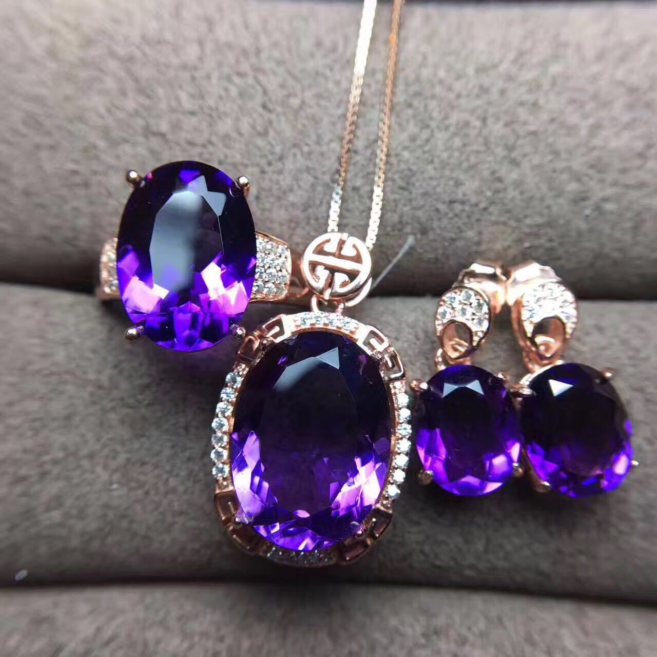 Elegant Amethyst Set Boutique Amethyst Inlaid Crystals Women