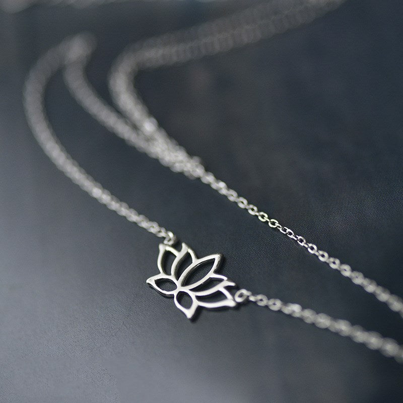 Hollow lotus necklace