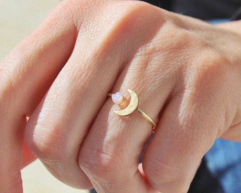 Moonstone Moon Ring Ladies Elegant Lovers Jewelry