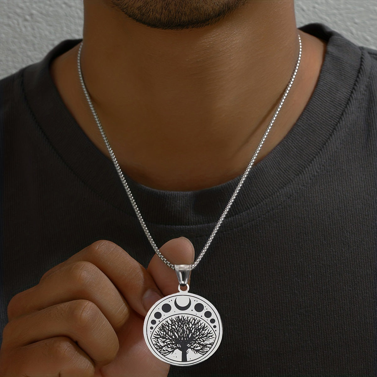 Round Stainless Steel Bodhi tree Pendant Necklace Fashion Trend Men Necklace Decoration