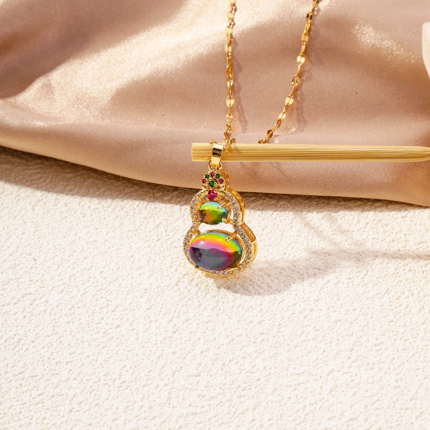 Hip hop new necklace exquisite colorful cat's eye stone gourd clavicle chain light luxury niche design