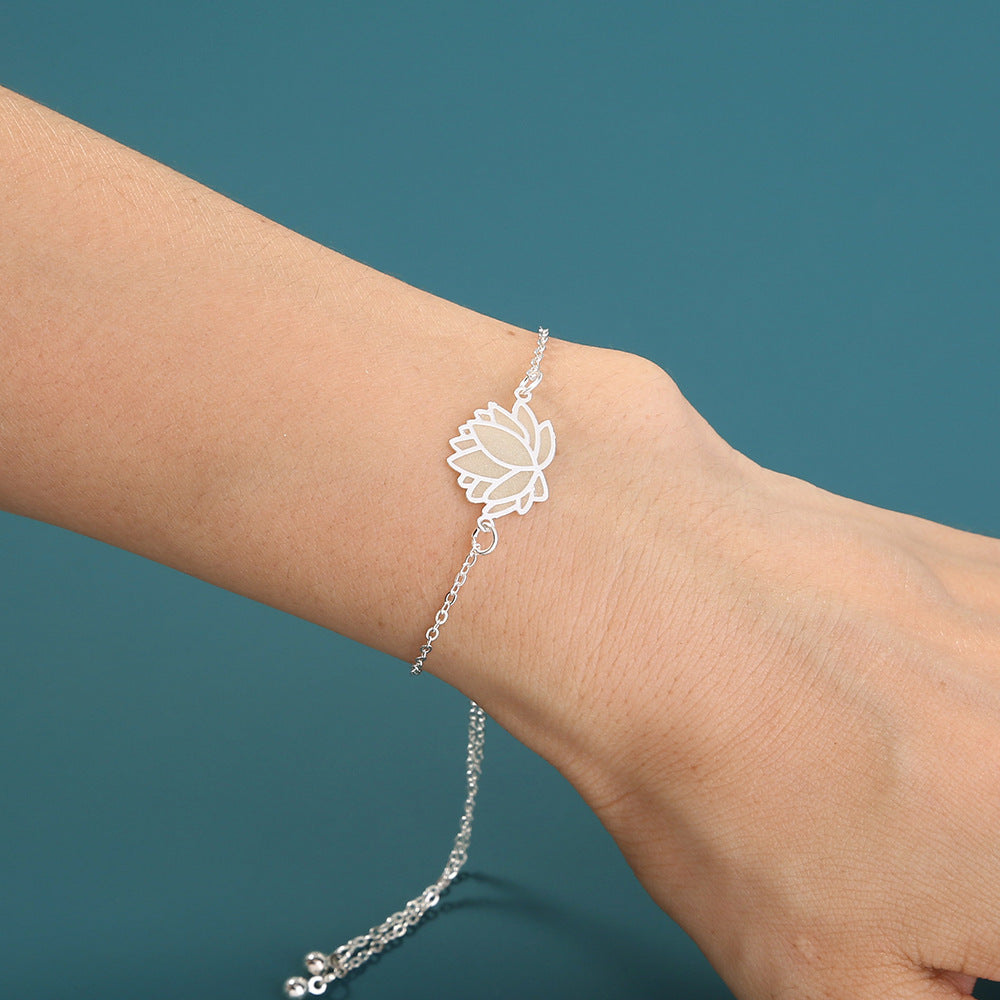 Fashion Personality Luminous Glow Lotus Pull Bracelet