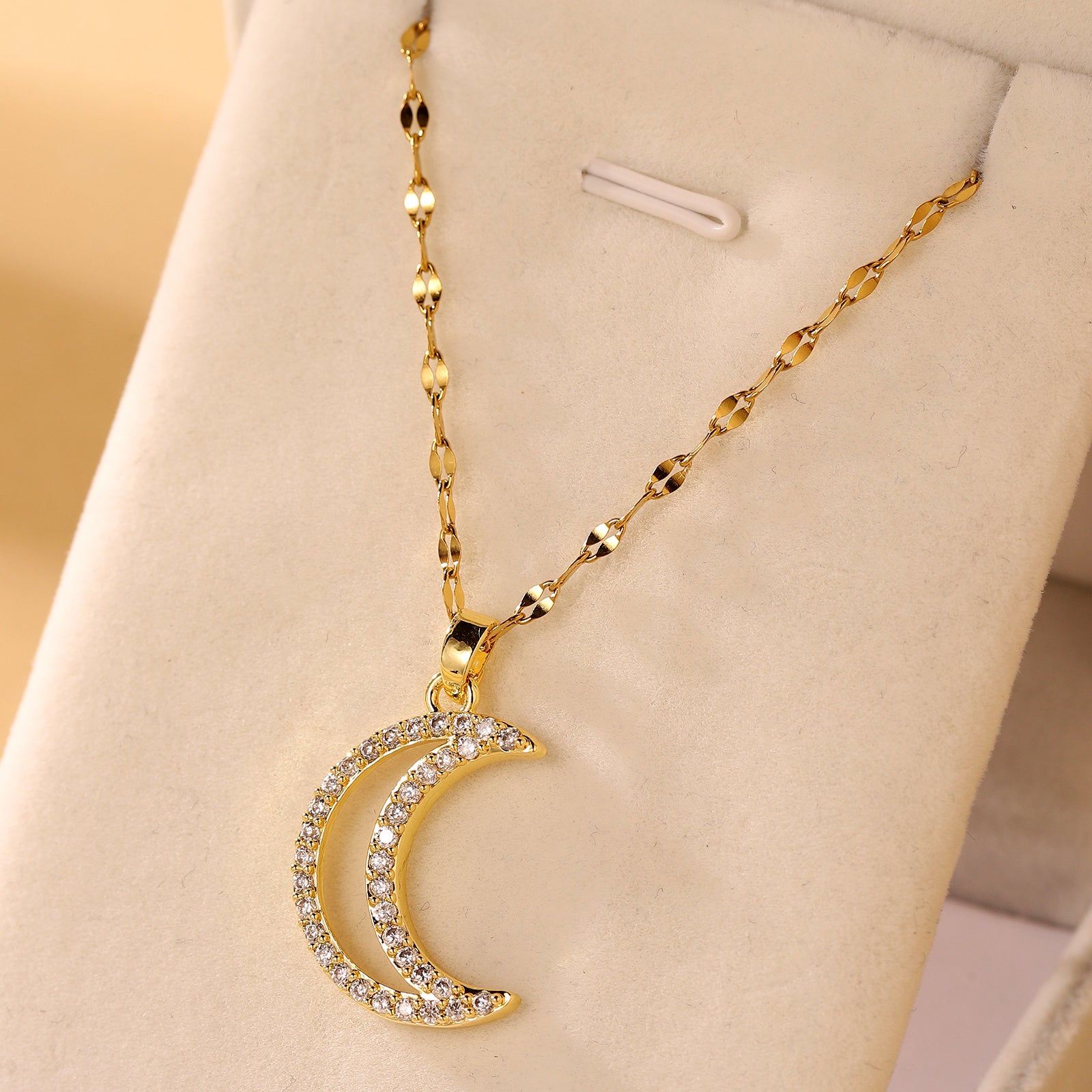 Cross Border Jewelry From Europe And America, Full Diamond Moon Necklace, Fashionable And Versatile, Niche Design, Crescent Diamond Collarbone Chain Jewelry