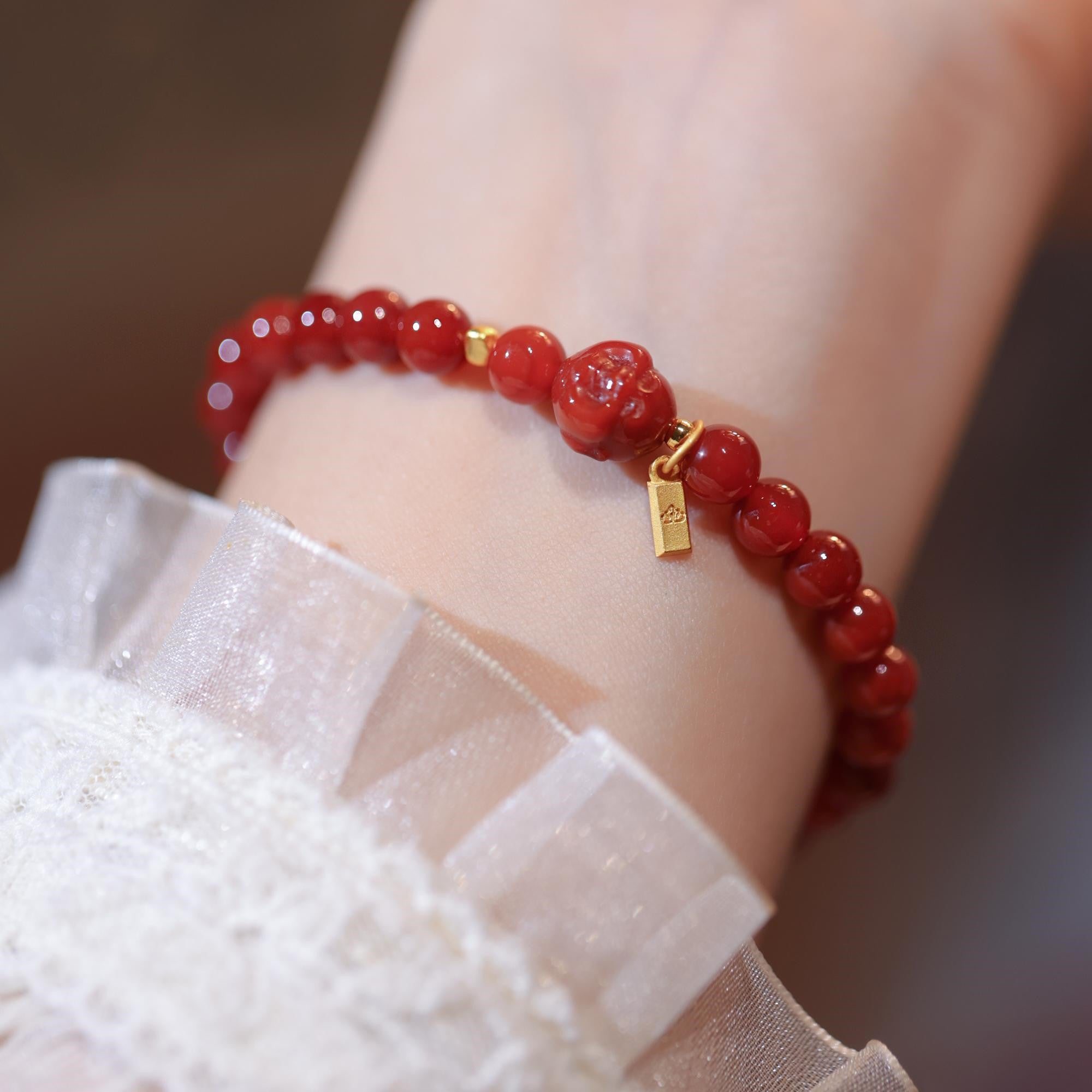 Natural Single Circle Agate String With Small Gold Bar Bracelet